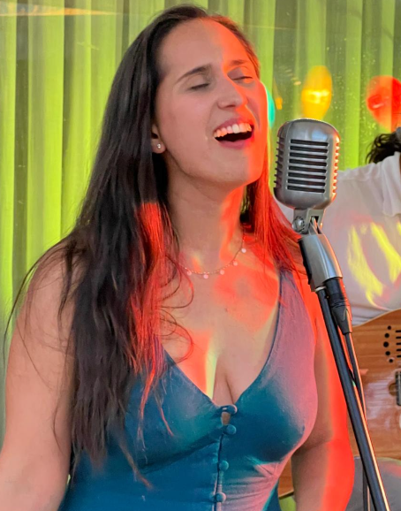 Carolina Piña cantant en directe